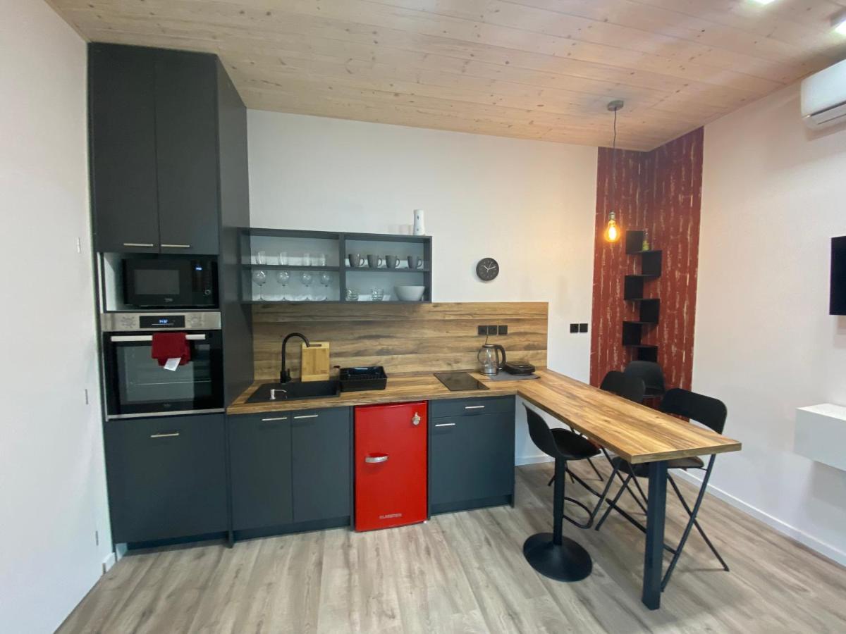 Tiny House Apartment Пардубице Екстериор снимка