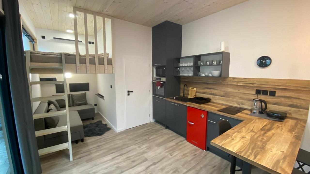 Tiny House Apartment Пардубице Екстериор снимка